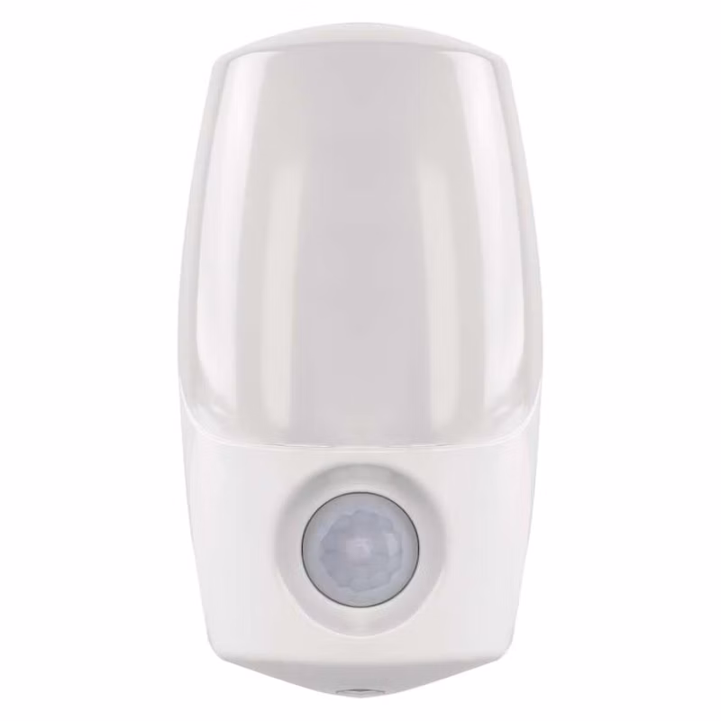 LED nočné svetlo P3318 s pohybovým čidlom do zásuvky