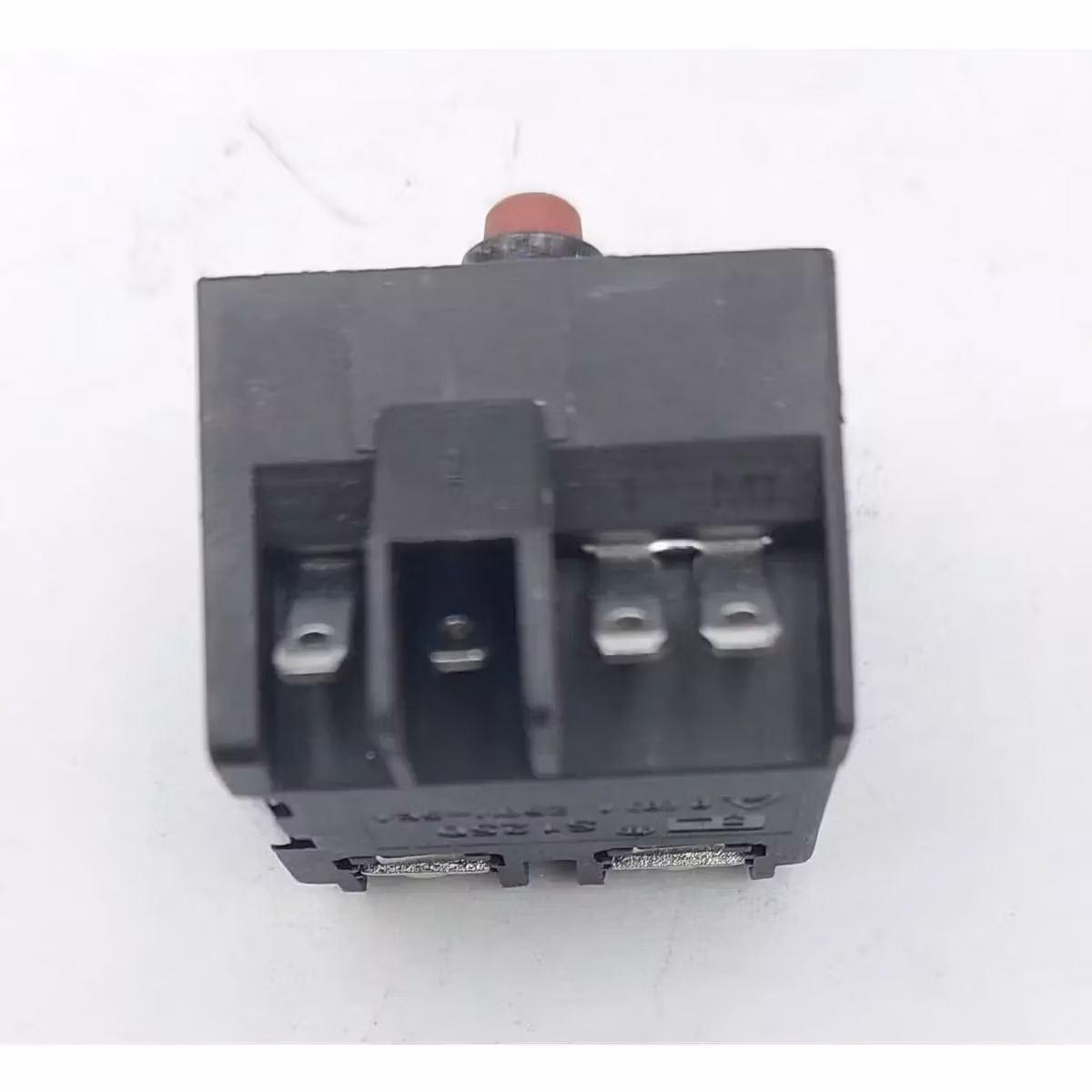 25ee111a4092a12769ab66052752828e