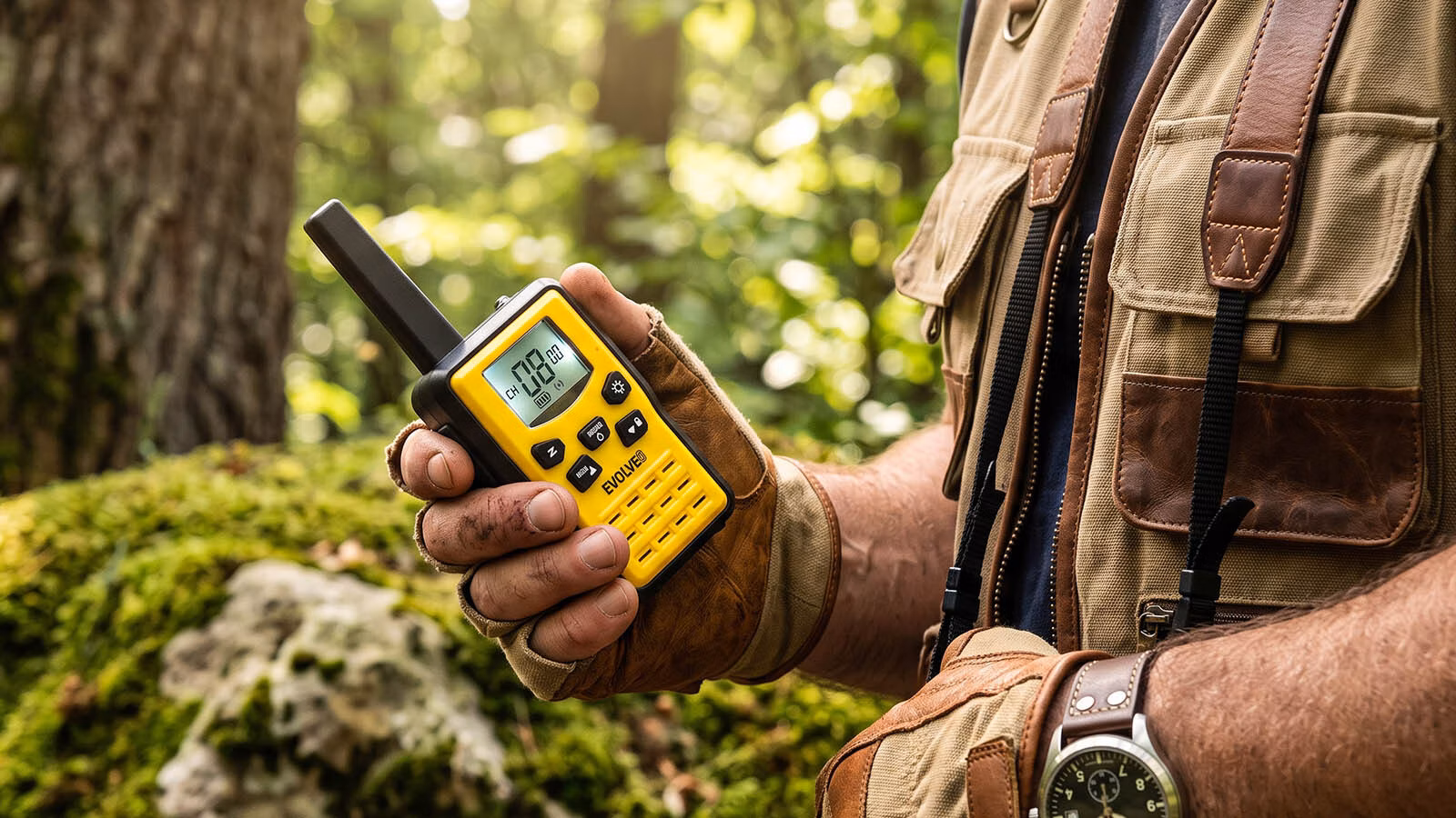 EVOLVEO FreeTalk 2W, PMR vysílačka s výkonem 0,5 a 2W, žlutočerná