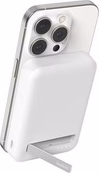 Belkin BOOST CHARGE™ Qi2 Magnetická Bezdrátová PowerBanka se stojánkem, 8000mAh, 15W, bílá