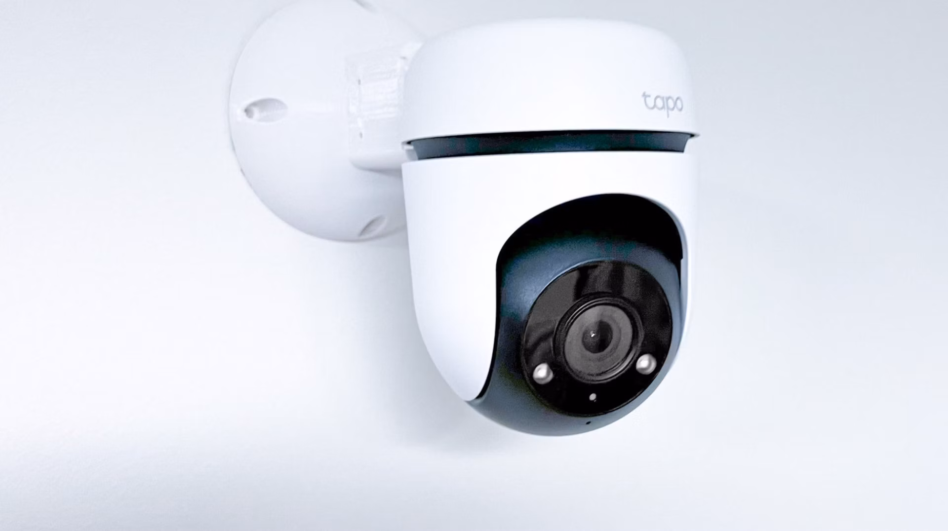 TP-LINK držák/stojan pro kamery Tapo C500/C510W/C520WS/C530WS na stěnu a strop, bílý s krytkou kabelů (1ks)
