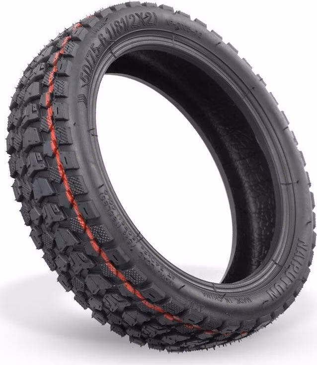 RhinoTech Bezdušová pneumatika s hlubokým vzorkem a ventilkem pro Scooter 8.5x2, černá
