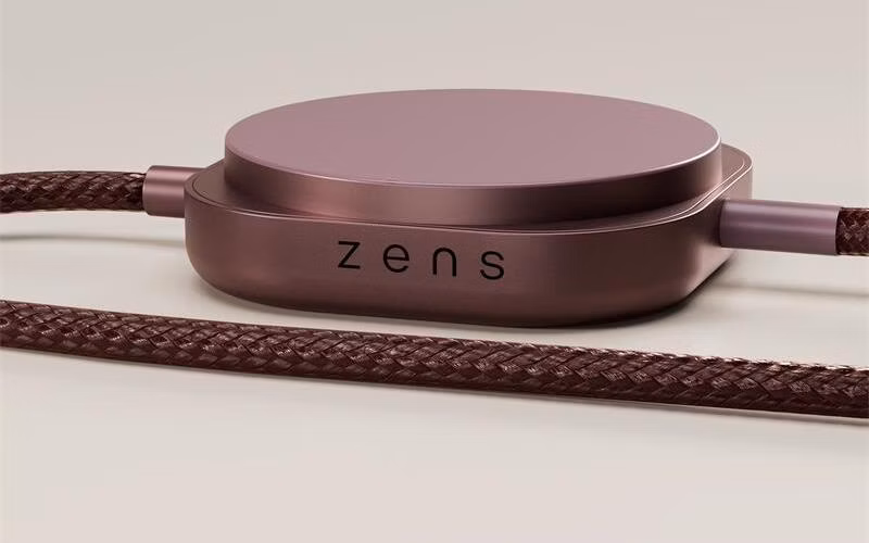 ZENS USB C - C Pro 2 cable 1,5 m 240W with Qi2 charger Dark Cherry