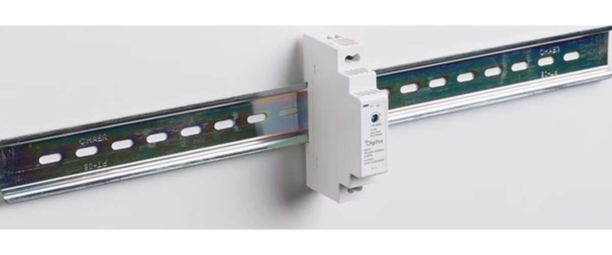 DIGITUS 12V / 1,25A / 15W stupňovitý napájecí zdroj na DIN lištu (ultra tenký, třída II)