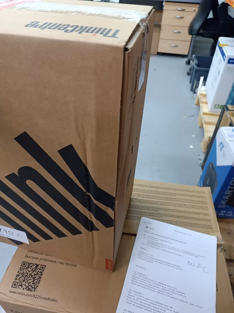 BAZAR - LENOVO PC ThinkCentre M70t G6 Tower - Ultra5 235,16GB,512SSD,DVD,WiFi,BT,W11P - Poškozený obal