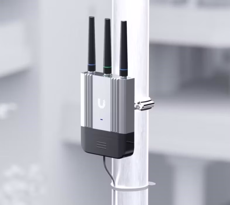 UBNT UMR - Industrial Mobile Router-rozbaleno