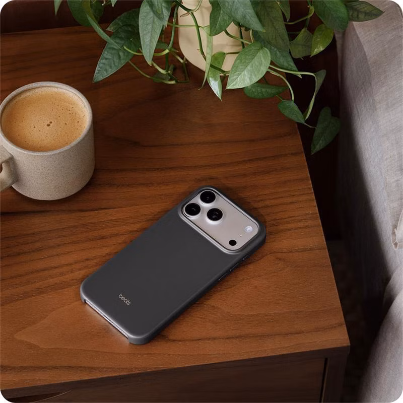Apple Beats iPhone 17 Pro Max Case with MagSafe and Camera Control - Granite Gray *Poškodený obal*