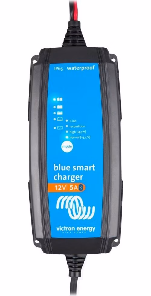 Victron BlueSmart IP65 chytrá nabíječka baterií 12V/5A + DC konektor