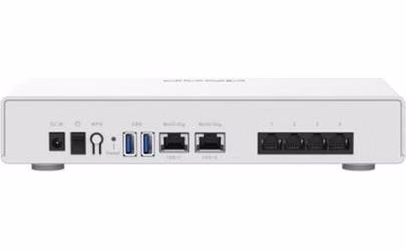 QNAP QHORA-301W Wi-Fi 6 SD-WAN router se dvěma porty 10GbE příští generace