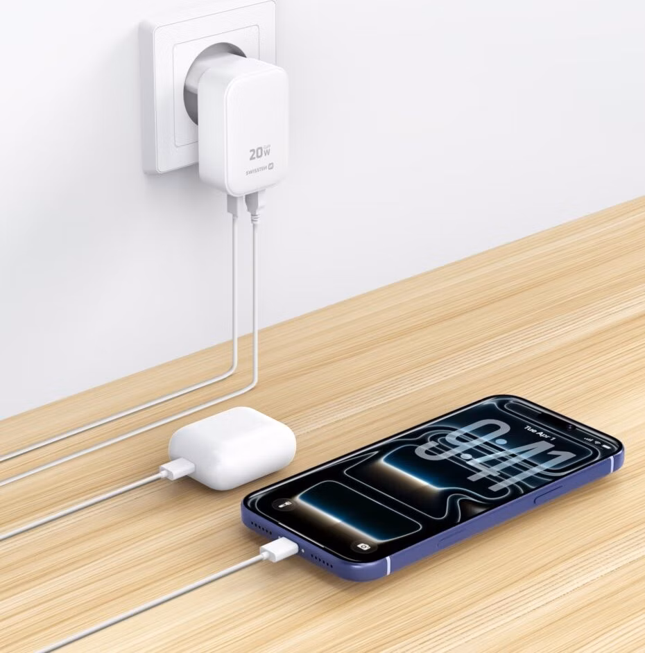 Swissten Skládací síťový adaptér FoldCharge GaN 1× USB-C 20 W + 1× USB-A 18 W QC bílý