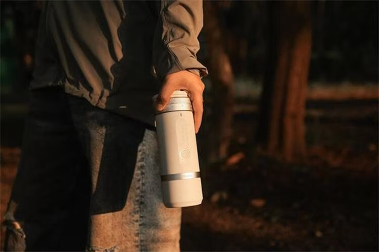 Outin Fino Elektrický mlynček na kávu, farba pieskovo biela