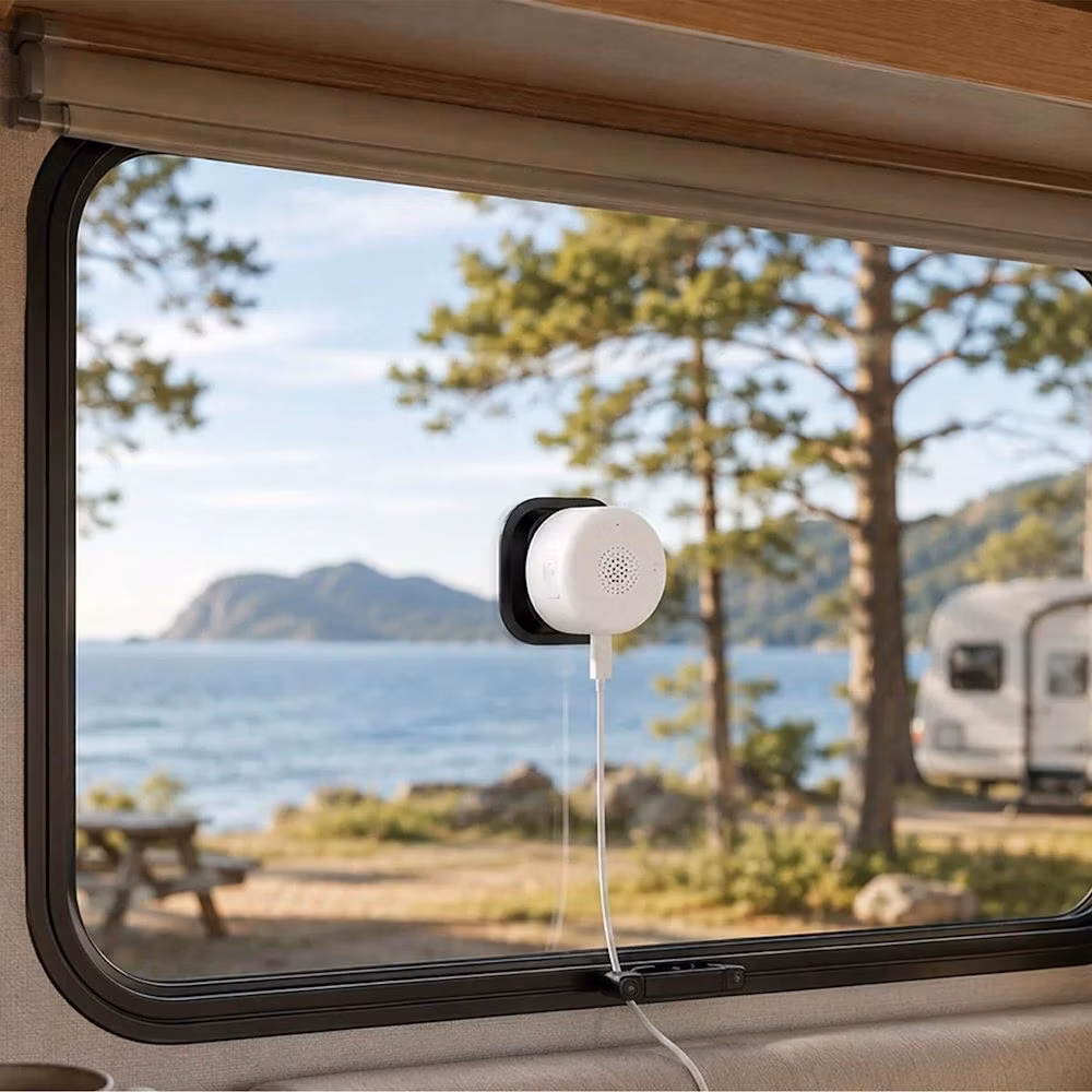 NEDIS IP kamera/ okenní/ Wi-Fi/ 3Mpix/ IP65/ noční vidění 10m/ USB-C/ Android/iOS/ bílá