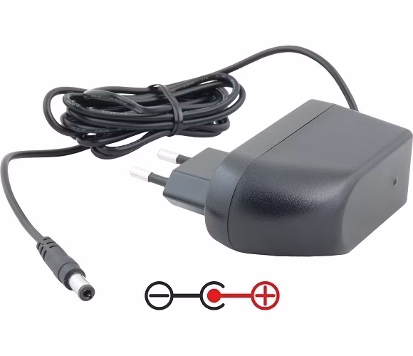 AVACOM Napájecí adaptér univerzální 5V 3A 15W konektor 5,5mm x 2,1mm plus pól uprostřed