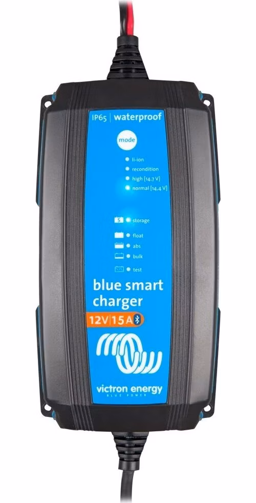 Victron BlueSmart IP65 chytrá nabíječka baterií 12V/15A + DC konektor