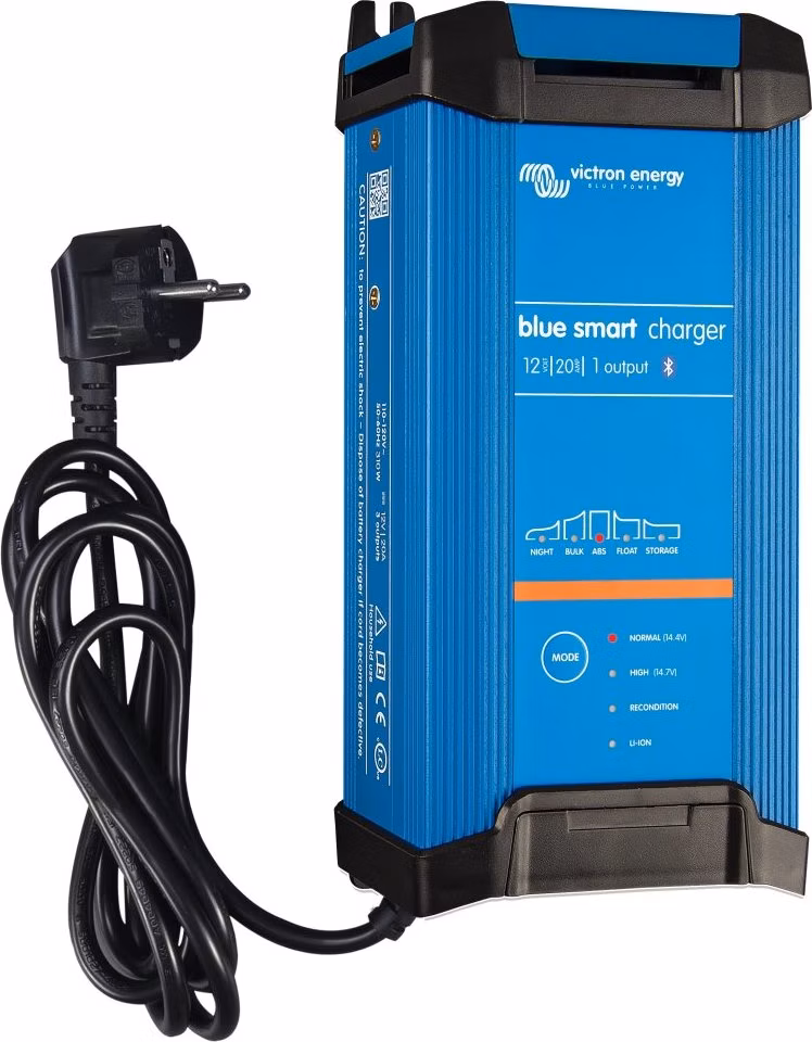 Victron BlueSmart IP22 chytrá nabíječka baterií 12V/20A (1)