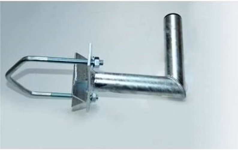 Držák antény na stožár do průměru 150mm s vinklem, žárový zinek, délka 20cm