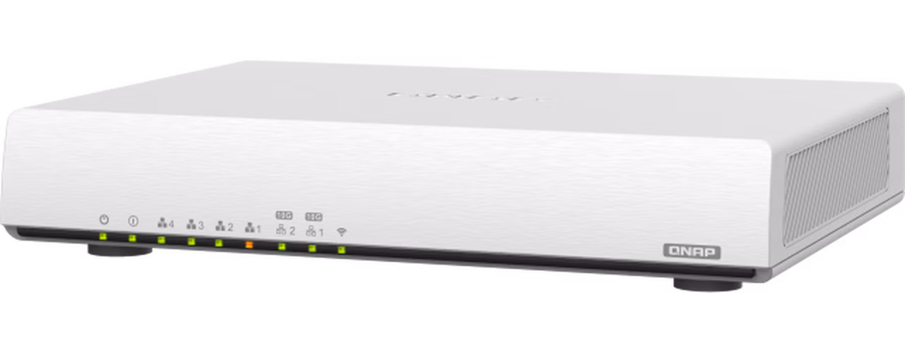 QNAP Wi-Fi 6 SD-WAN router QHora-301W (4x GbE / 2x 10GbE / 2x USB 3.2 / 8 interných antén)