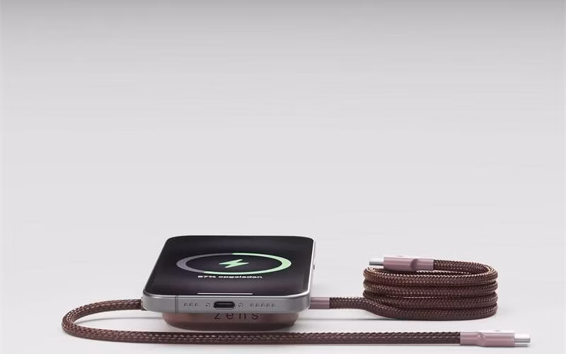 ZENS USB C - C Pro 2 cable 1,5 m 240W with Qi2 charger Dark Cherry