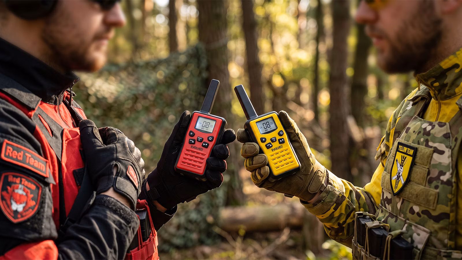 EVOLVEO FreeTalk 2W, PMR vysílačka s výkonem 0,5 a 2W, červenočerná
