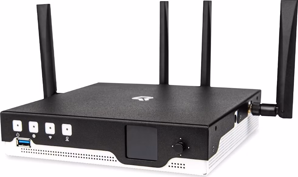 POUŽITÉ - Turris Omnia NG, 4x 2,5 GbE, 1x WAN SFP+, USB 3.0, slot M.2, 2.4GHz Wi-Fi 6, 5GHz Wi-Fi 7