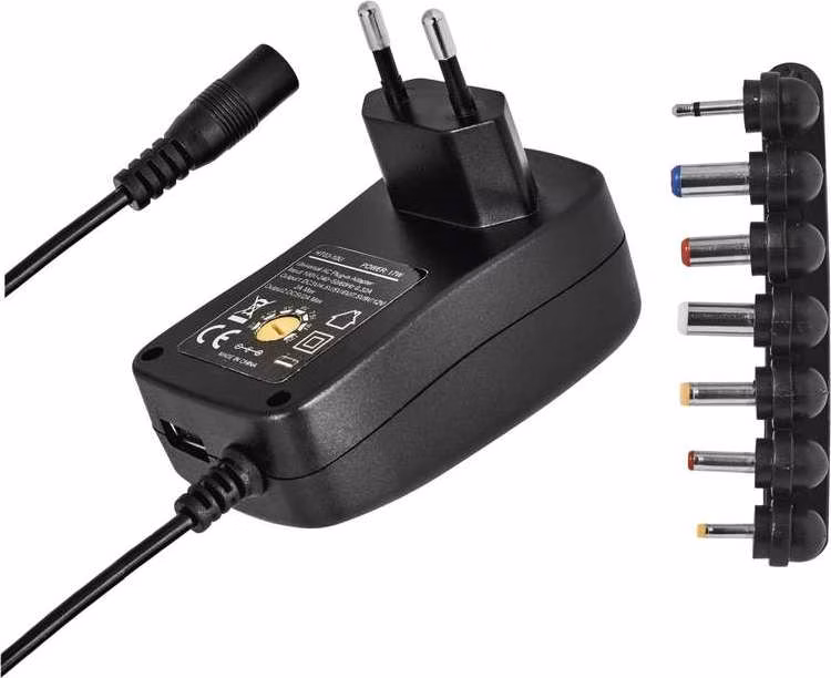 UNIVERZÁLNY NAPÁJACÍ ZDROJ 3 - 12V / 2250mAh