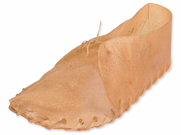 Pochúťka Trixie byvolia koža, topánka veľká 20cm 45g