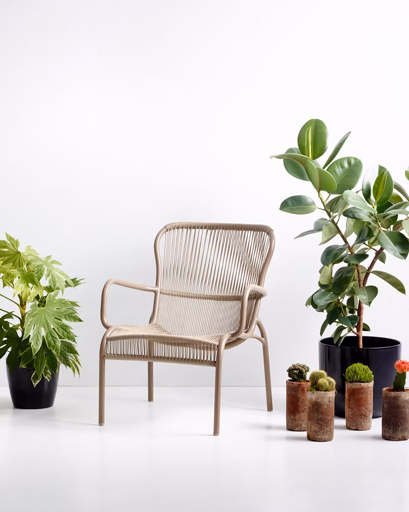 Loop lounge chair