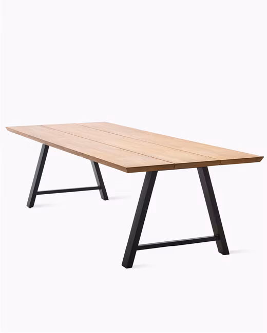 Matteo dining table