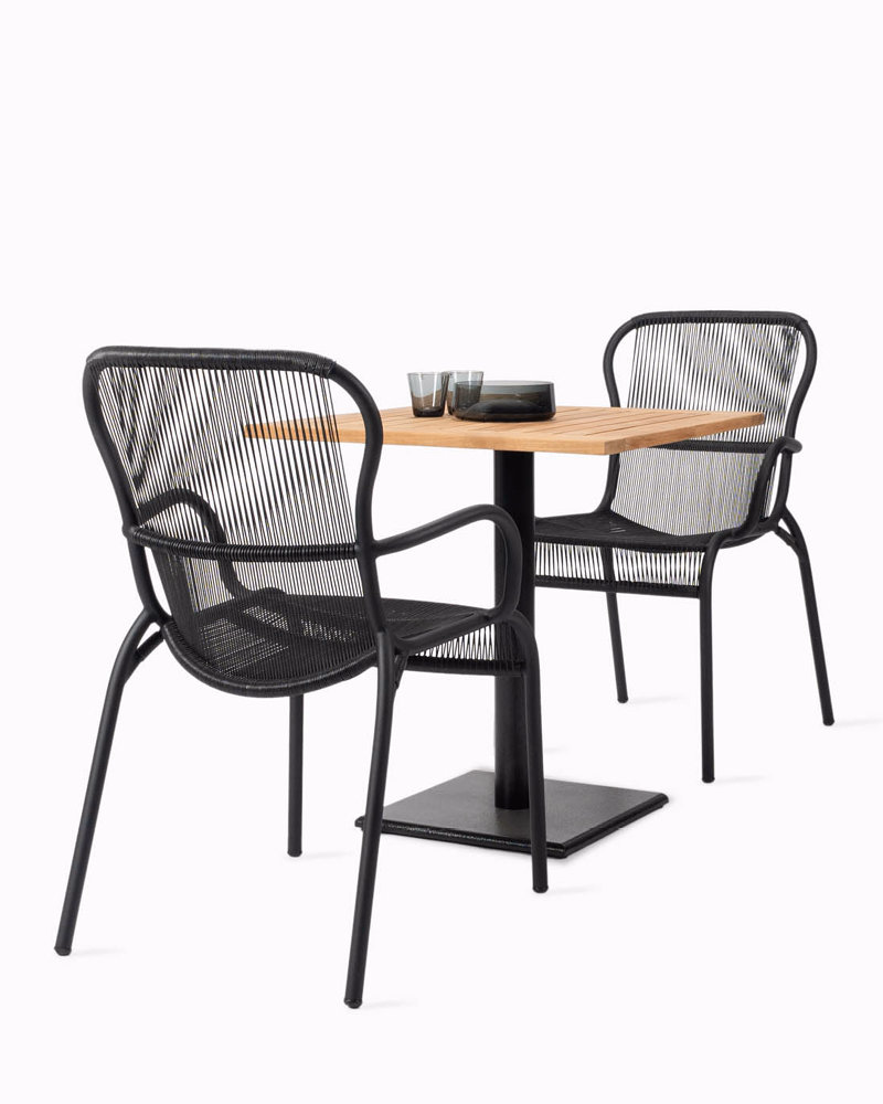 Quadro outdoor table