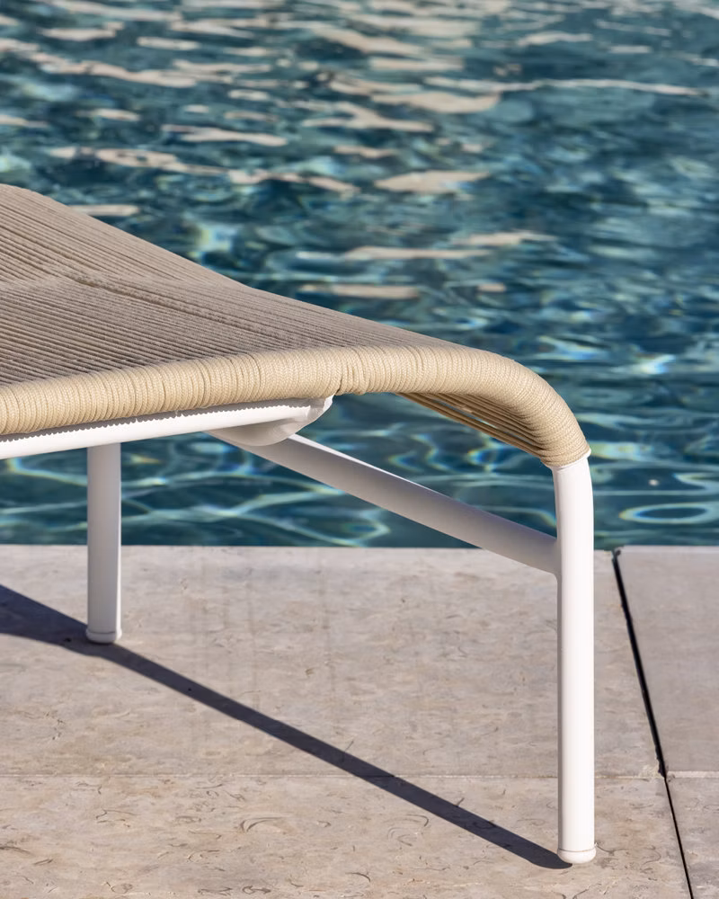 Loop sunlounger