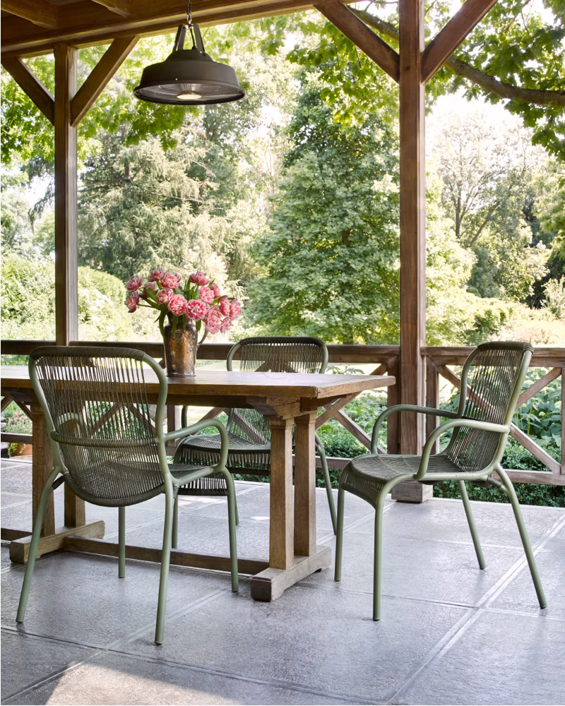 Loop dining chair