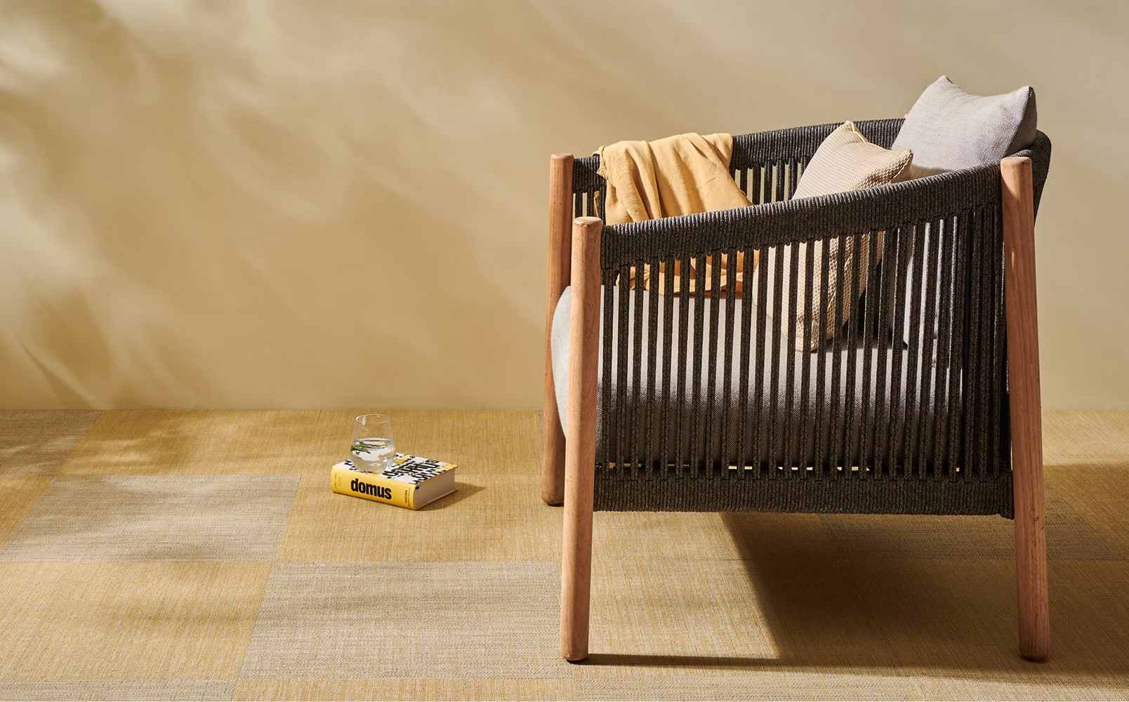 Lento lounge chair