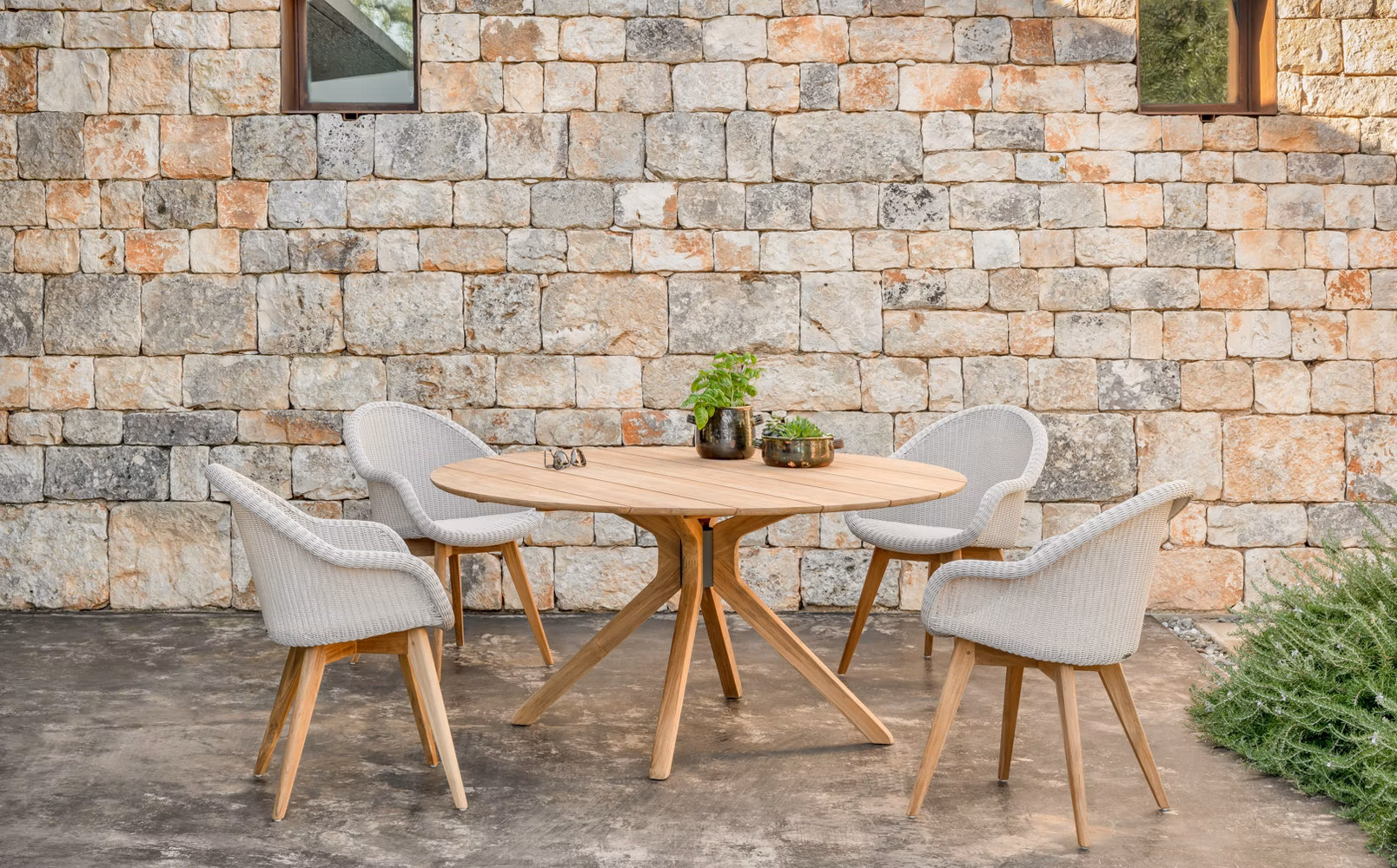 Edgar dining chair