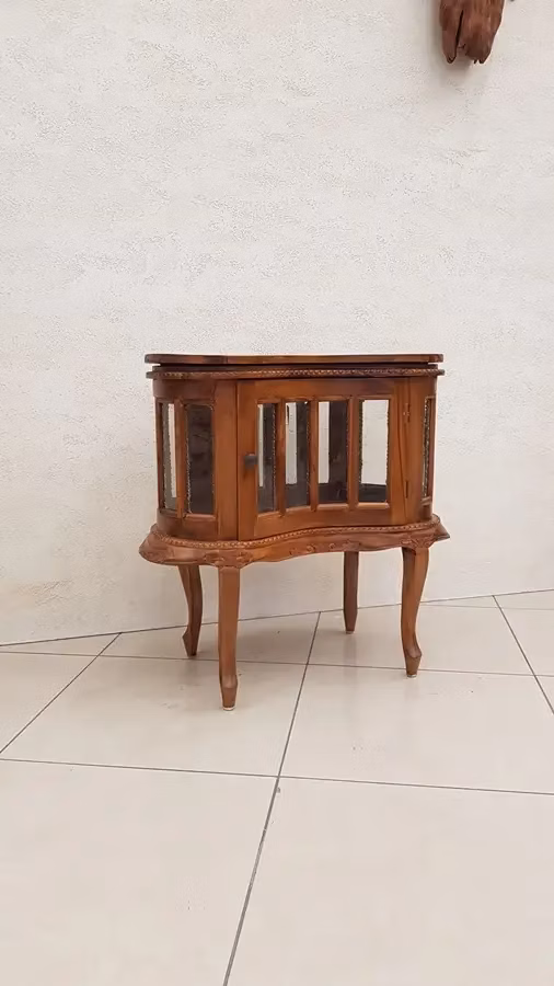 Barová skřínka půloblouk