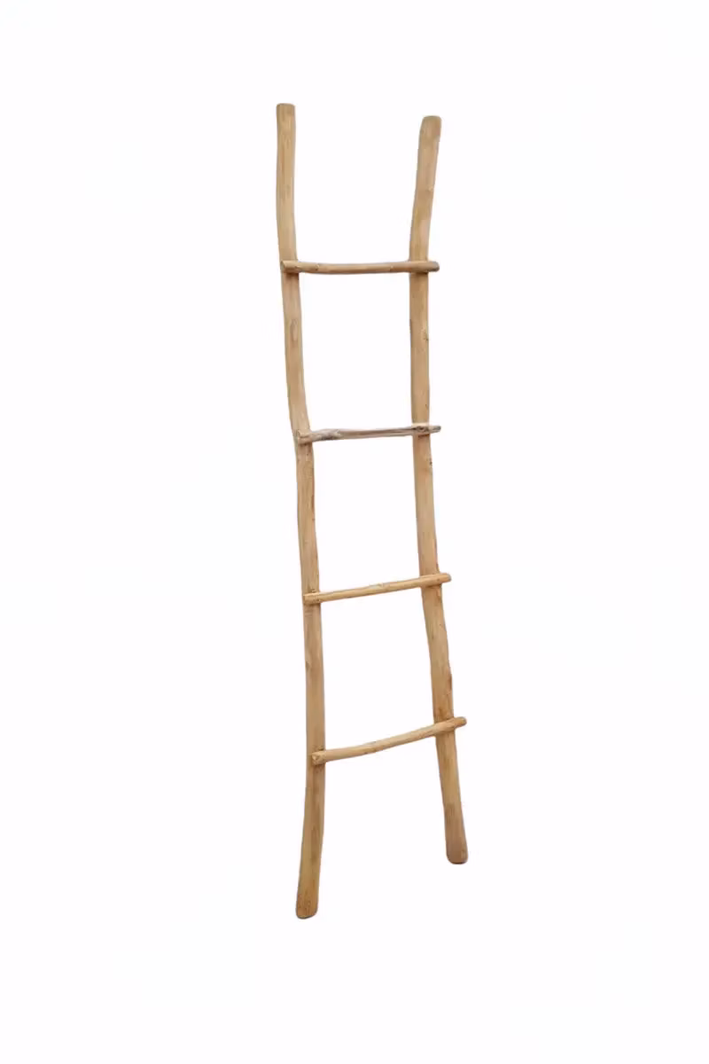 Stojan na osušky ve tvaru žebříku