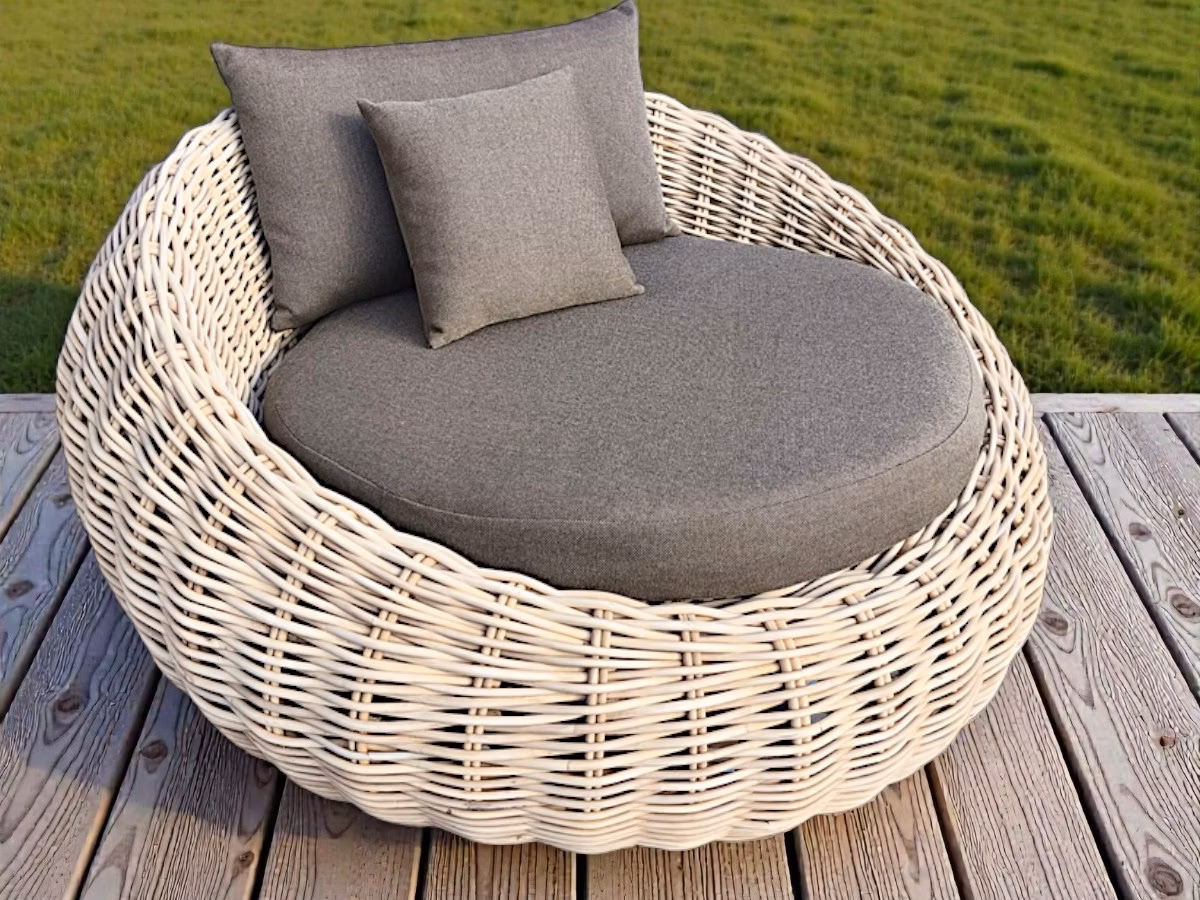 Kreslo z ratanu Lungo