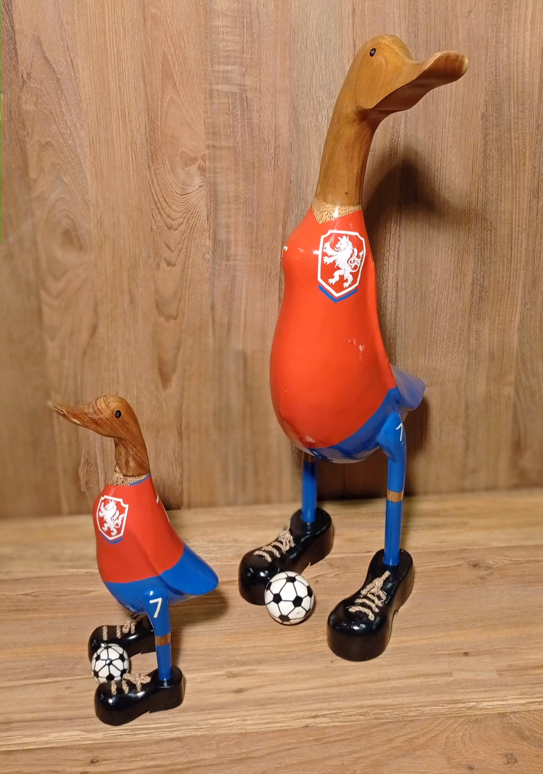 Kačka futbalista ČR - drevená kačka veľká