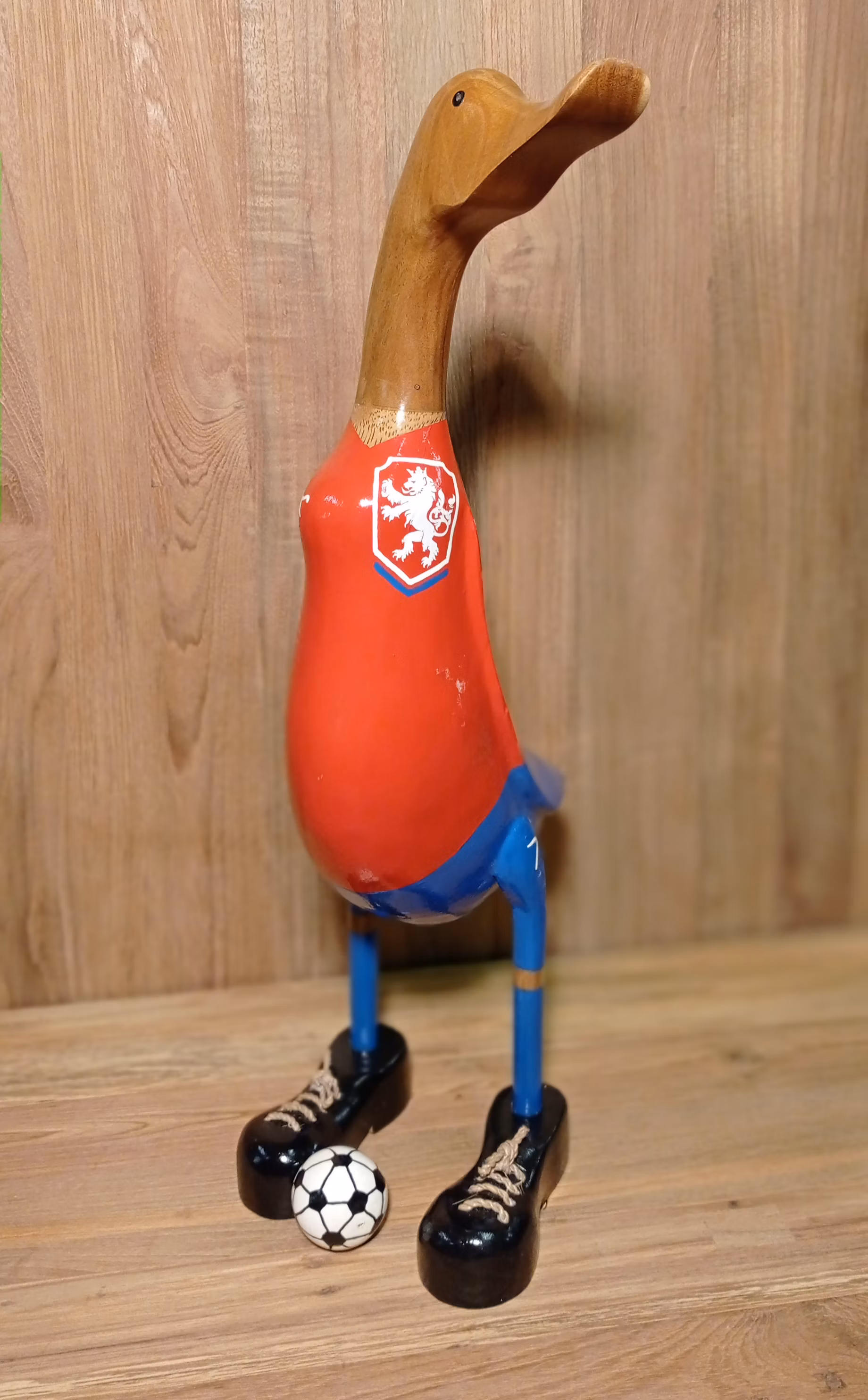 Kačka futbalista - drevená kačka