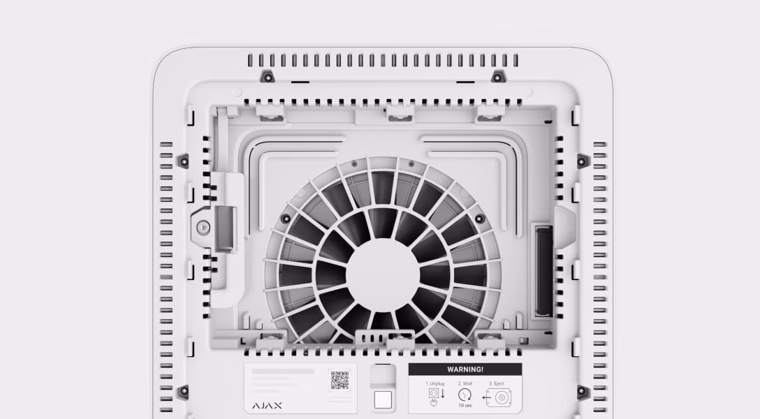 Aktívne chladenie s tichým ventilátorom