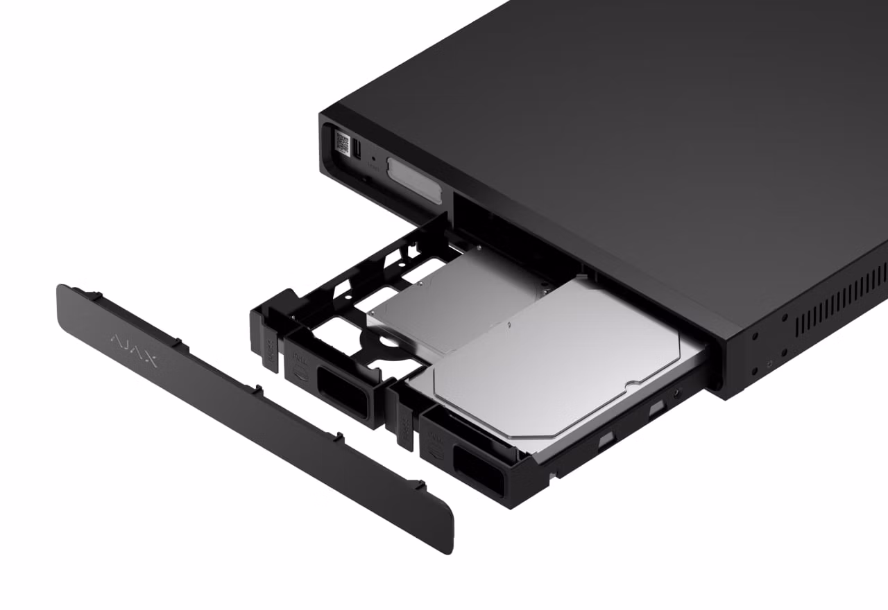 2× SATA III sloty pre HDD/SSD