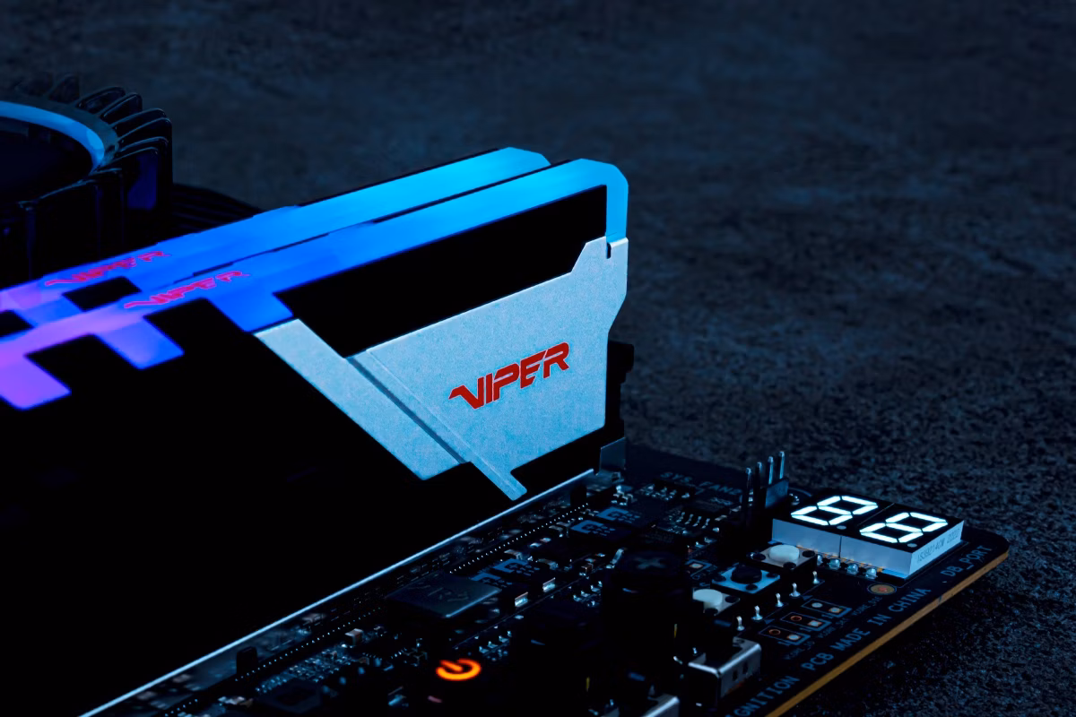 operační paměť Patriot Viper Venom s RGB podsvícením
