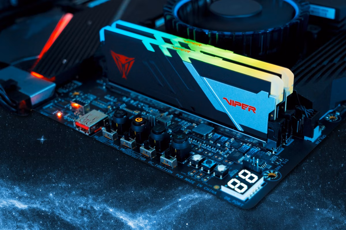 operační paměť Patriot Viper Venom s RGB podsvícením