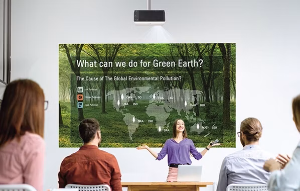 projektor LG ProBeam BU53RG ve vzdělávacím prostředí